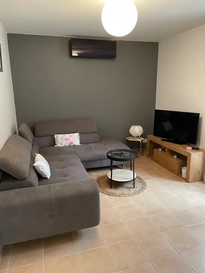 Gite En Soi Montracol Holiday home